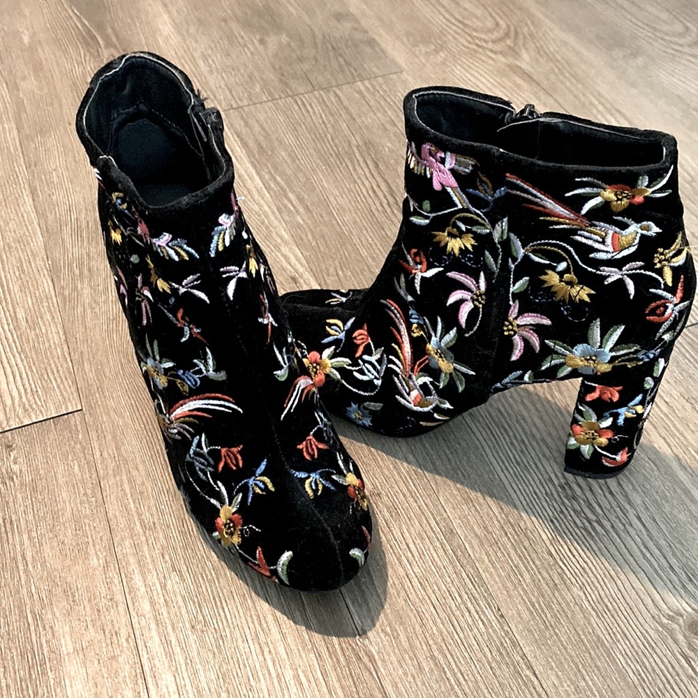 Size 5 1/2 Booties—Black with Floral design